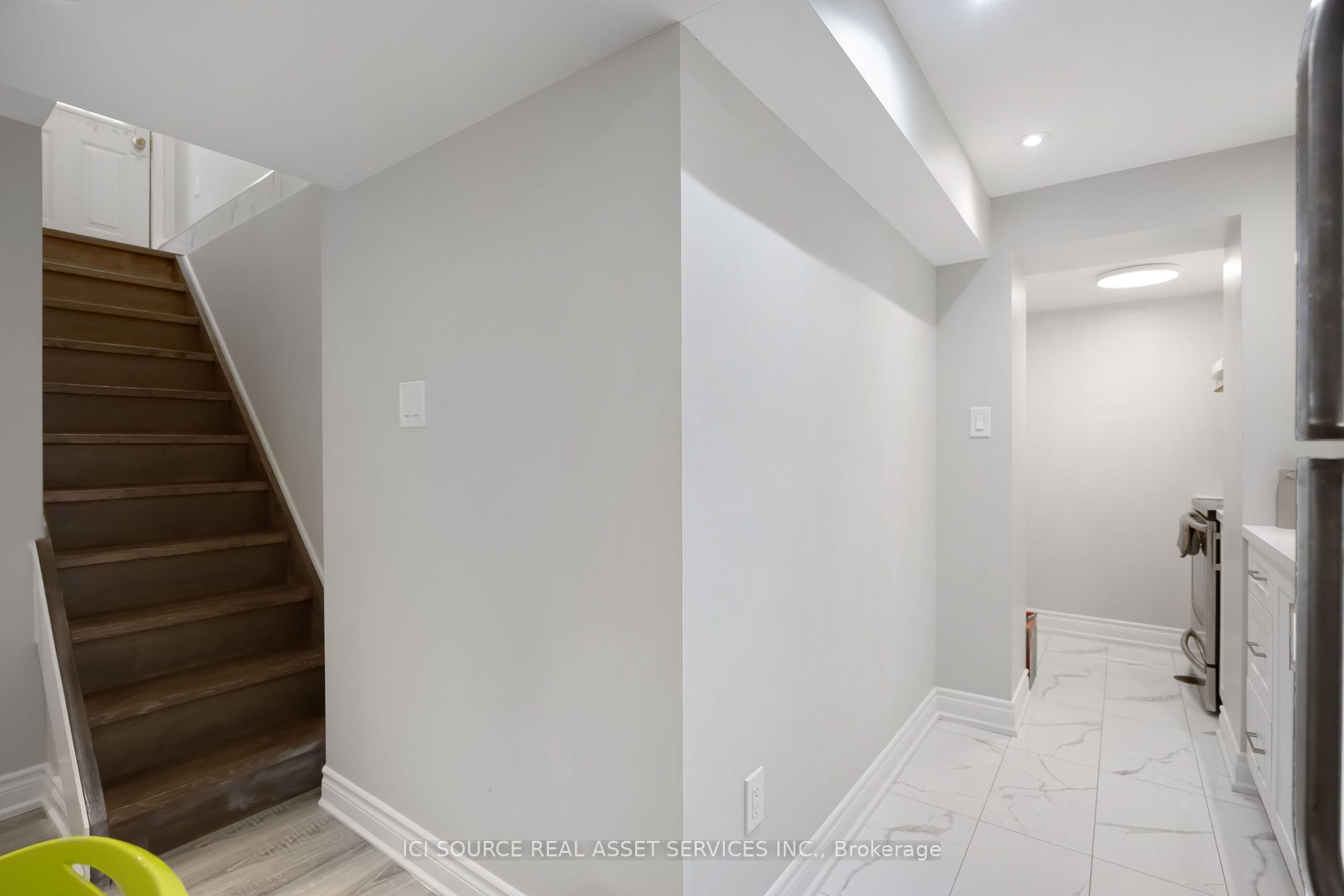 53 Alanbull Sq Property Photo 4