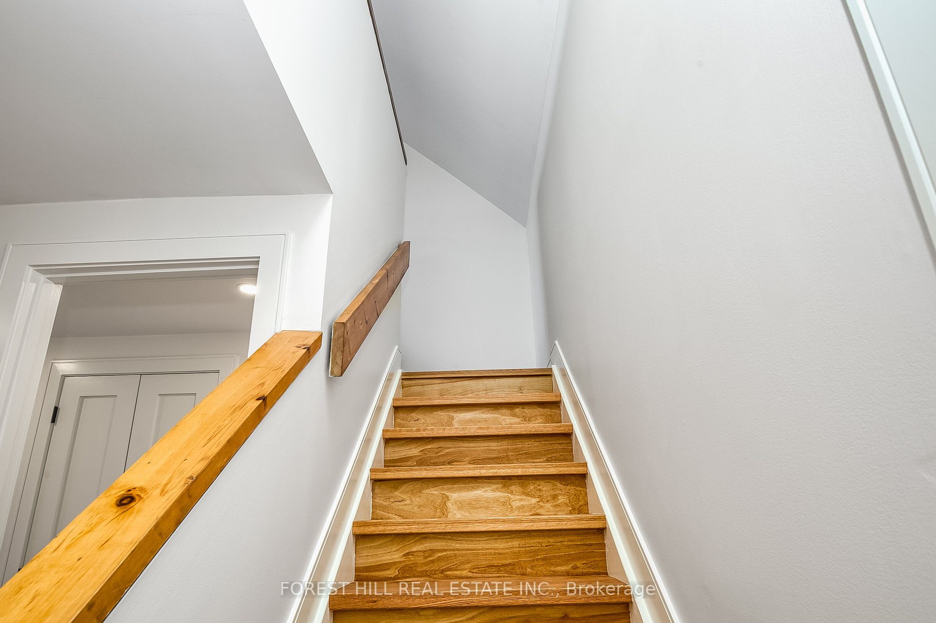 97 Lee Ave Property Photo 25