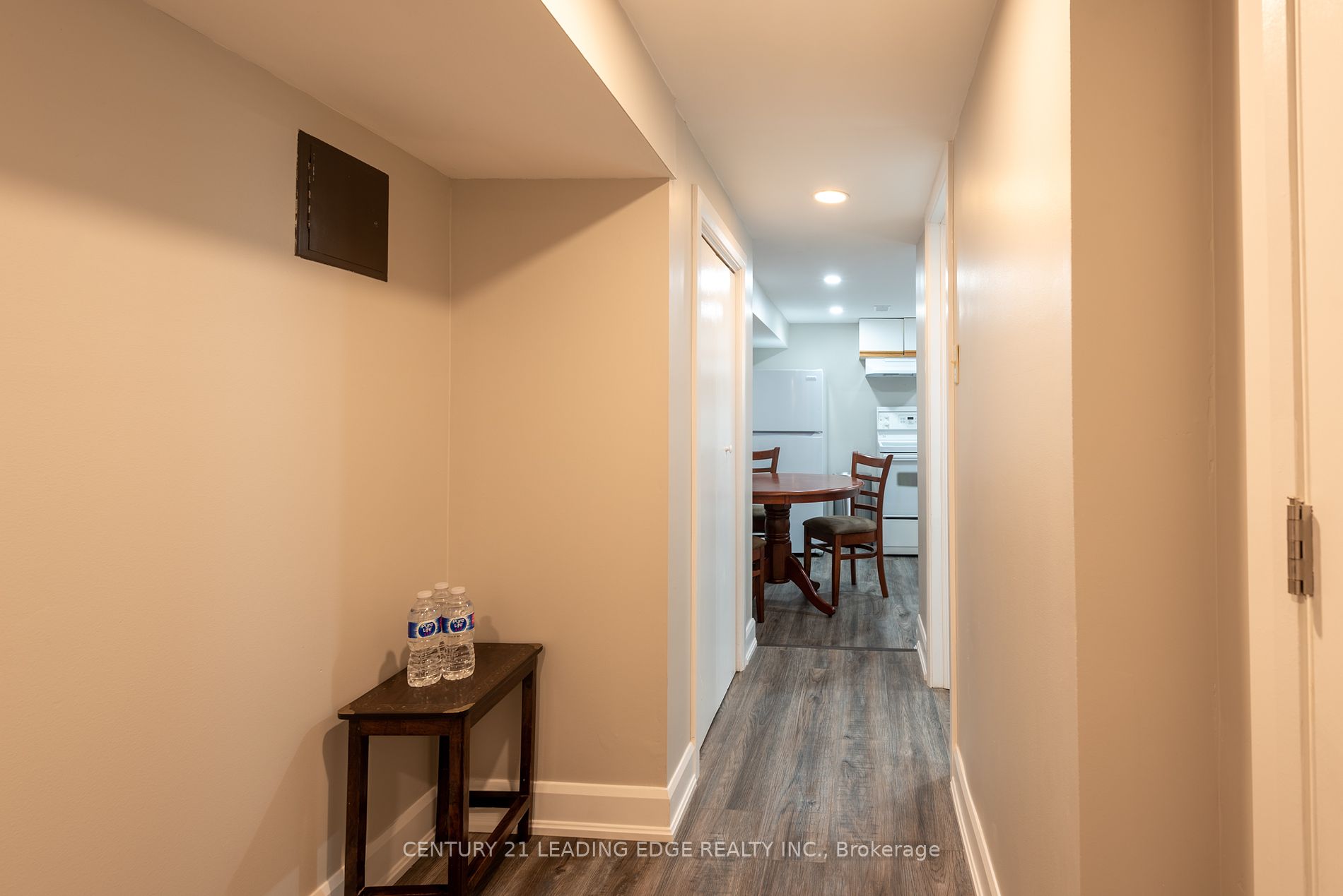 1098 Ritson Rd N Property Photo 13