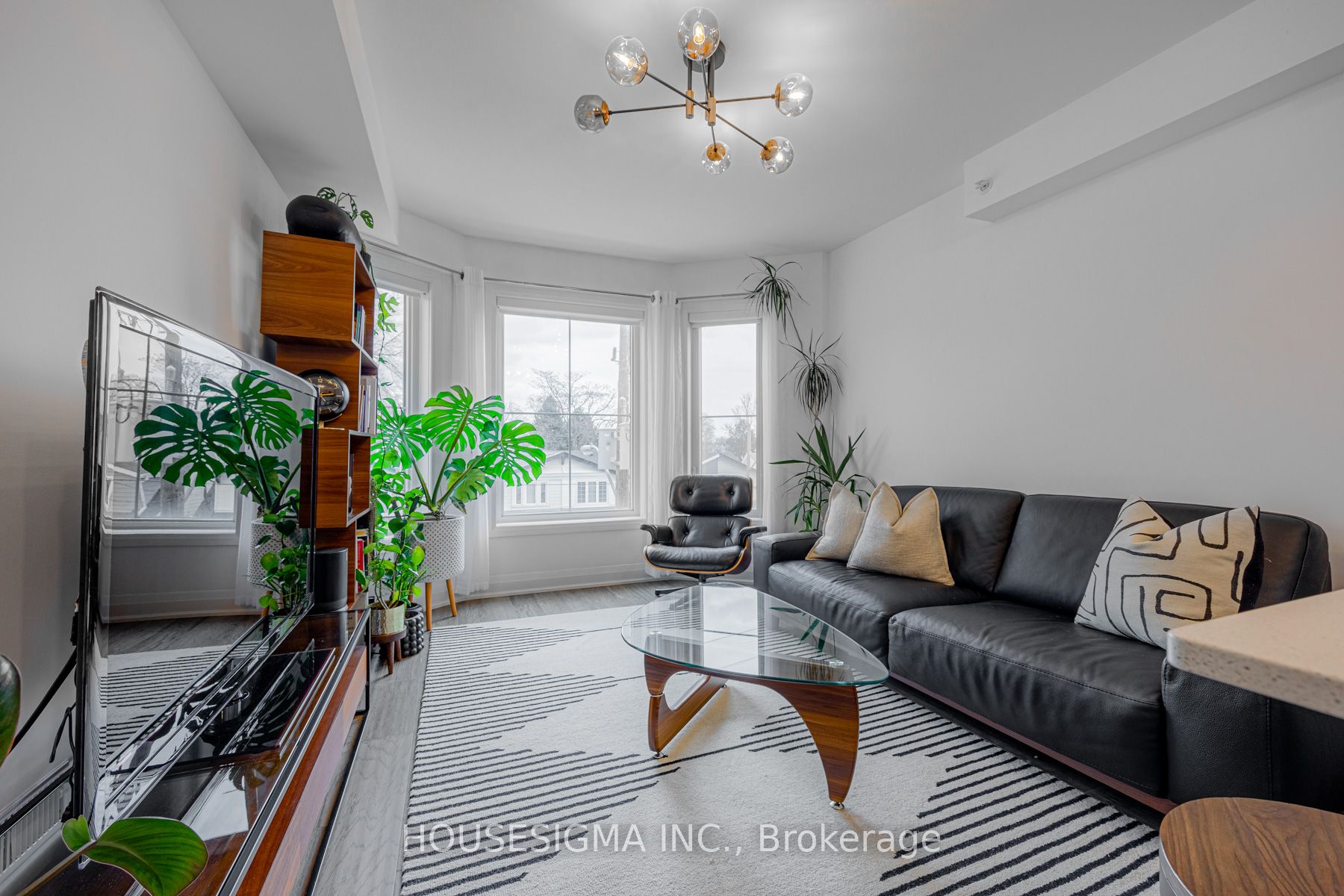 27 Somers Ave 302 Property Photo 15