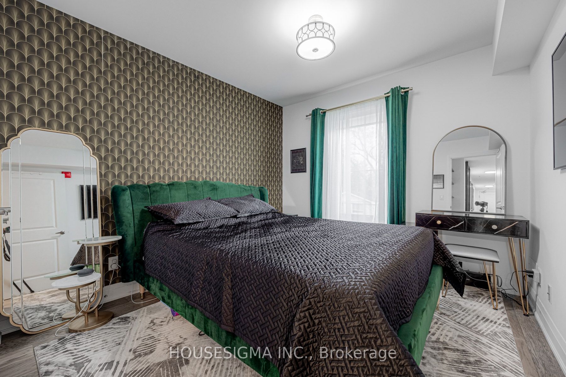 27 Somers Ave 302 Property Photo 18