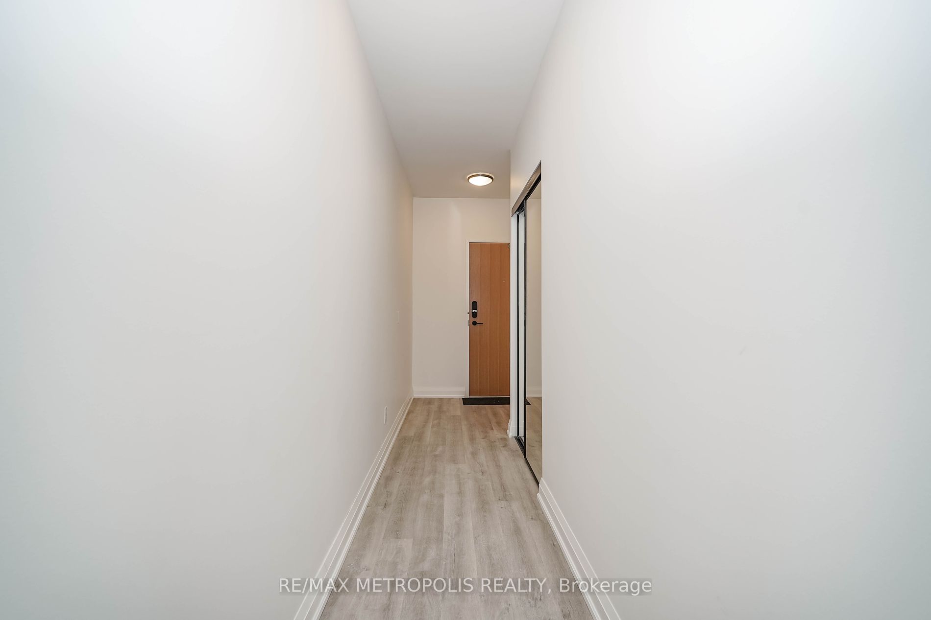 2369 Danforth Ave 6 Property Photo 10