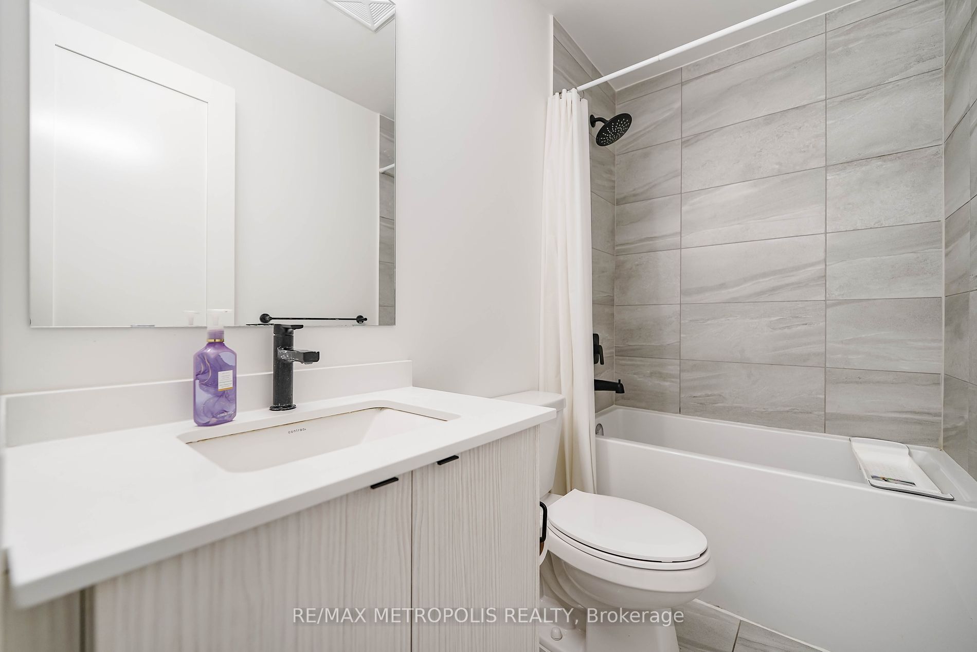 2369 Danforth Ave 6 Property Photo 14