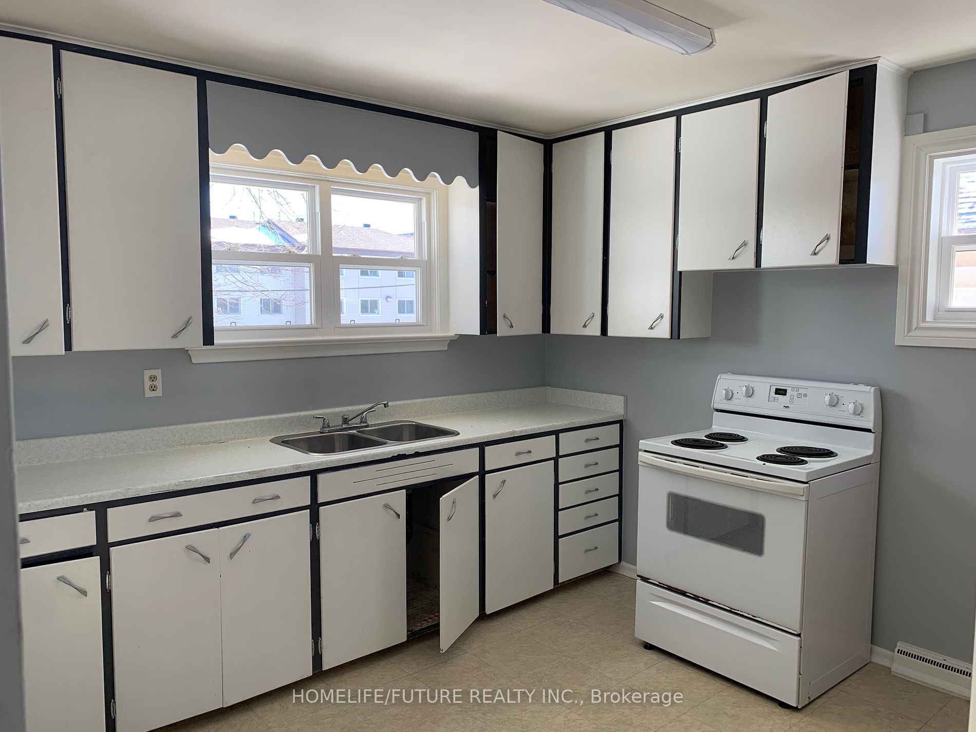 784 Oxford St Property Photo 3