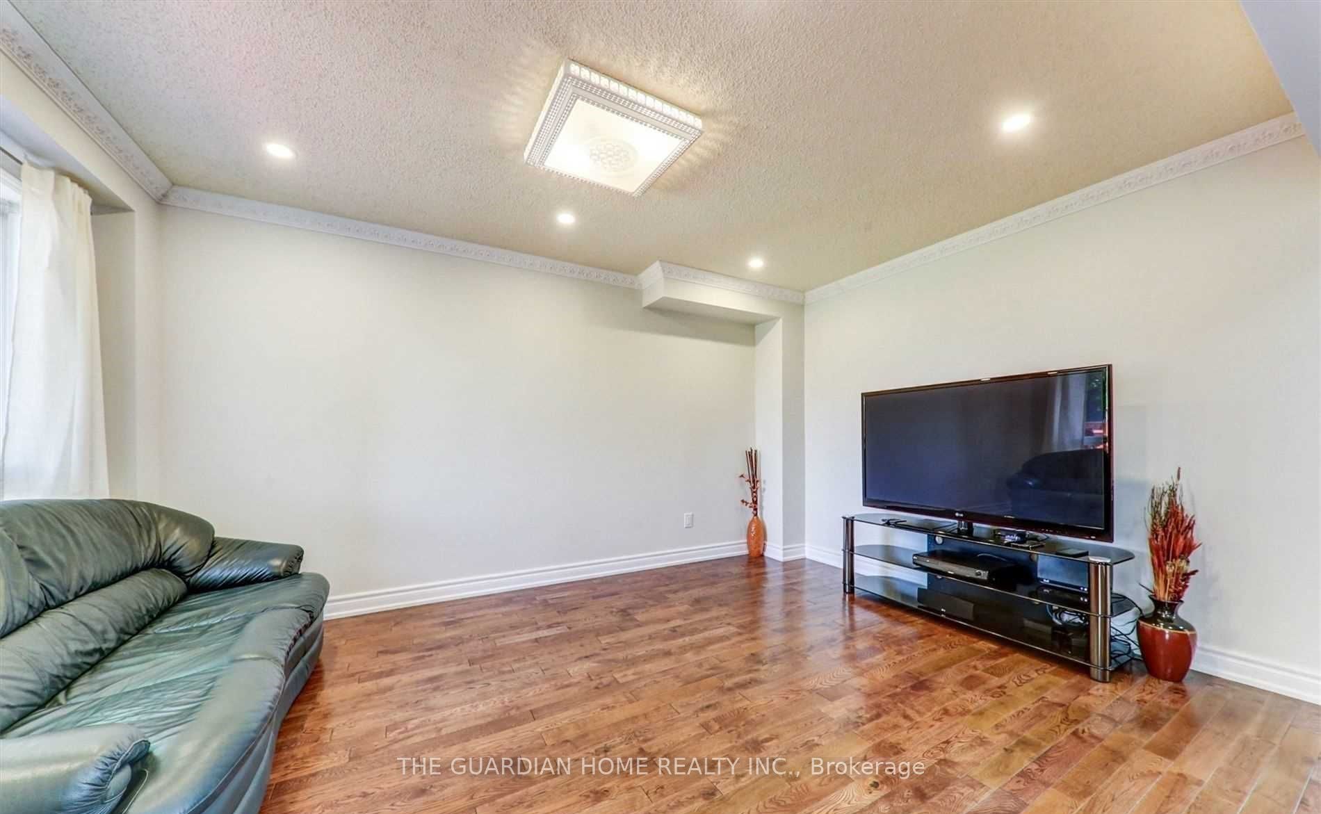 4 Edgerton Dr Property Photo 15