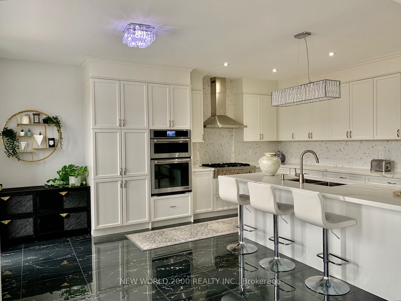 55 Bremner St Property Photo 2