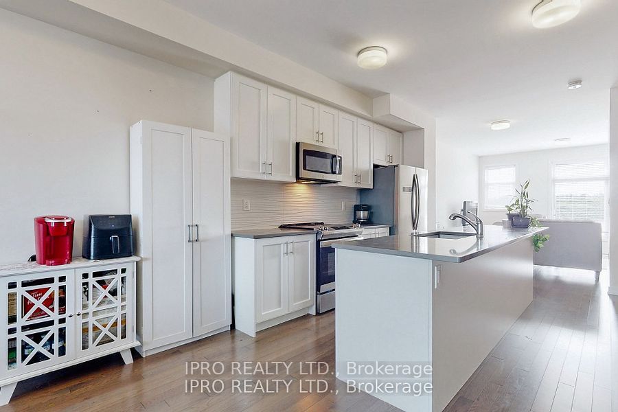2614 Castlegate Crossing Property Photo 1