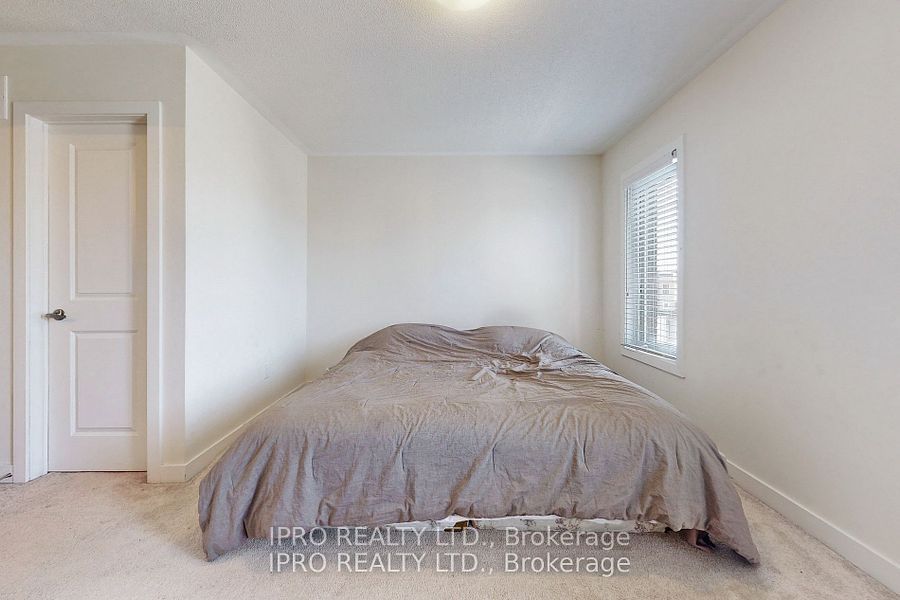 2614 Castlegate Crossing Property Photo 2