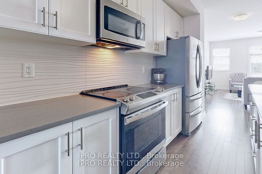 2614 Castlegate Crossing Property Photo 13