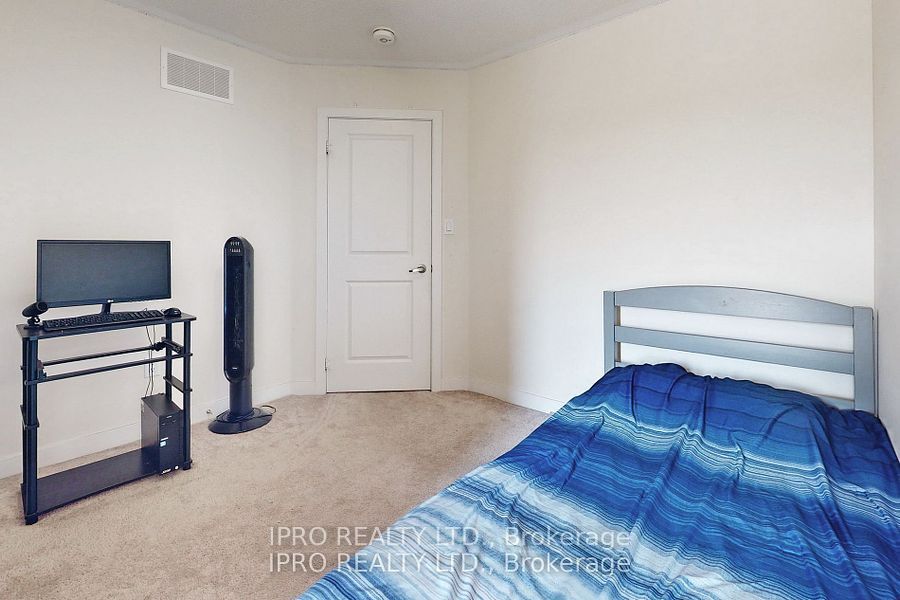 2614 Castlegate Crossing Property Photo 25