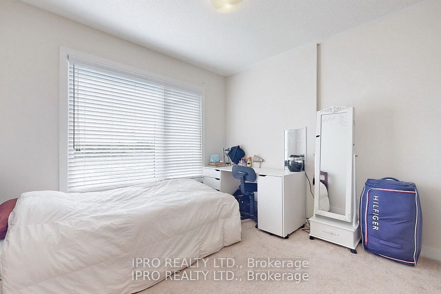 2614 Castlegate Crossing Property Photo 26