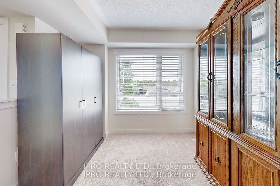 2614 Castlegate Crossing Property Photo 32