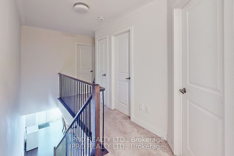 2614 Castlegate Crossing Property Photo 35