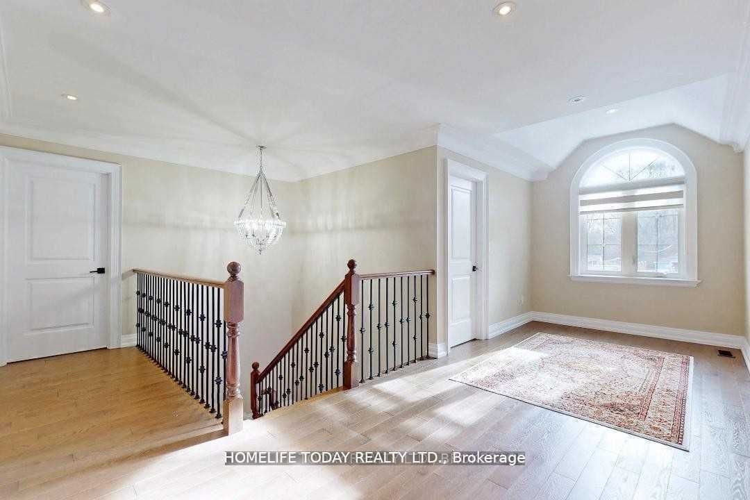 20 Chatterton Blvd Property Photo 17