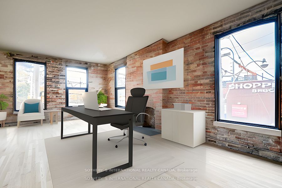 974 Queen St E Property Photo 7