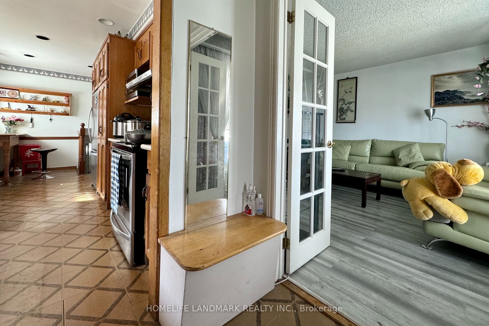 48 Tidworth Sq Property Photo 4