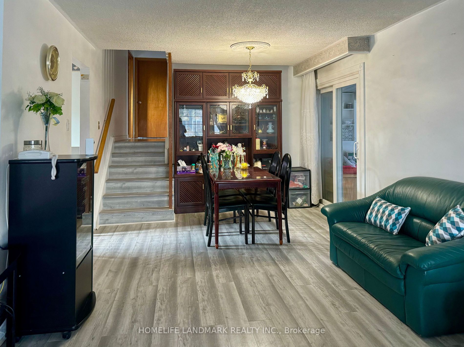 48 Tidworth Sq Property Photo 7