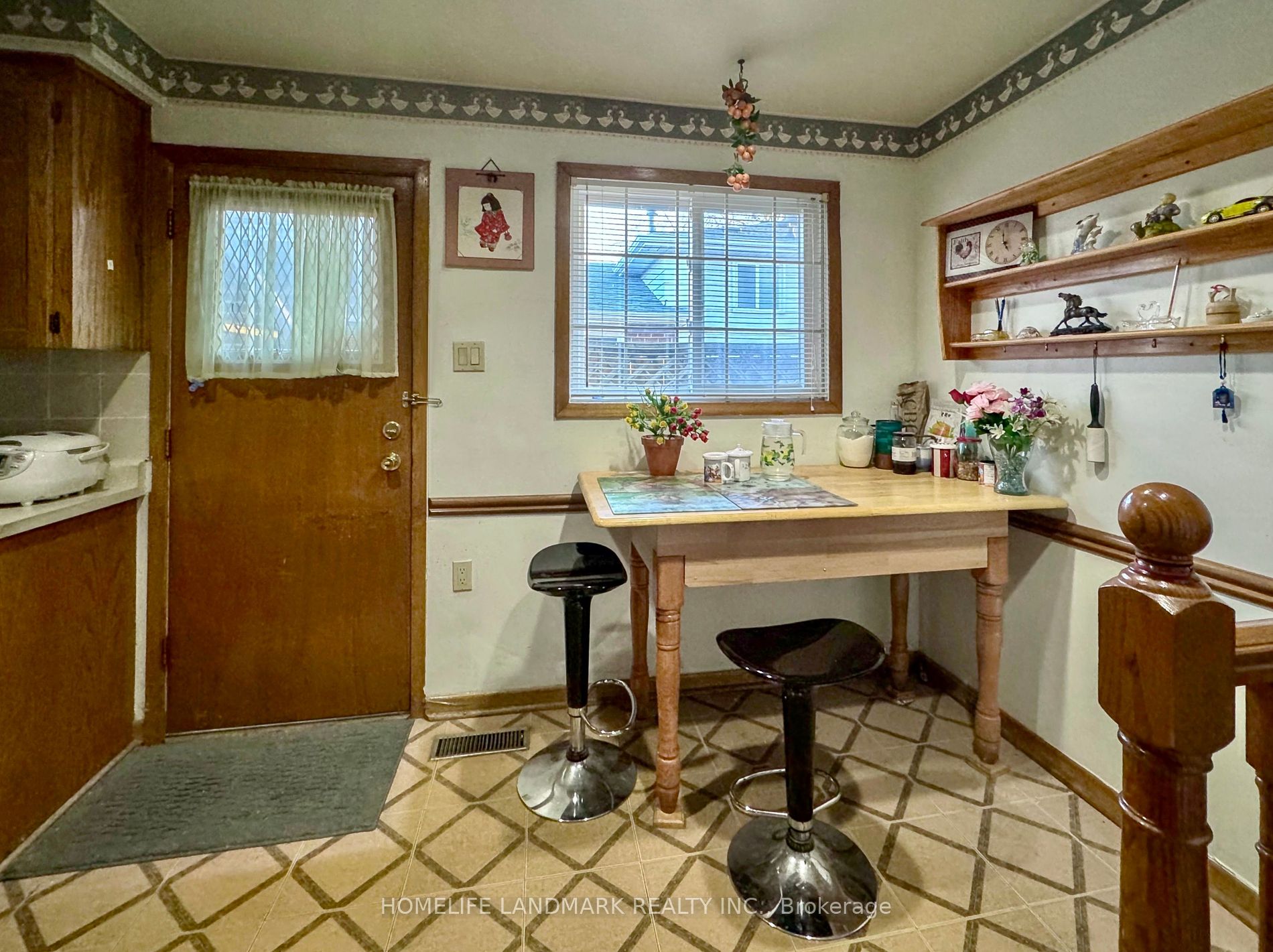 48 Tidworth Sq Property Photo 9