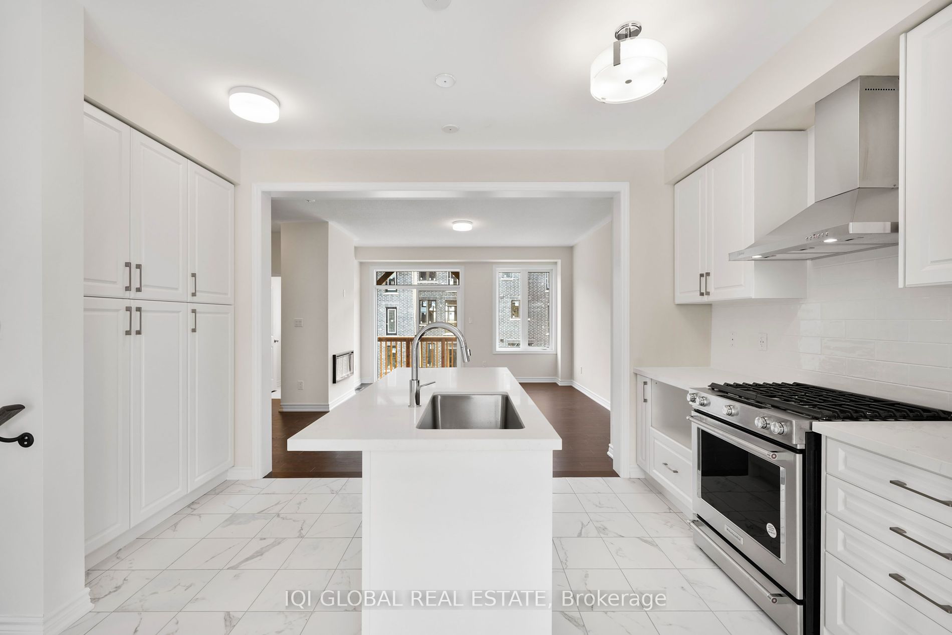 7 Douet Lane Property Photo 6