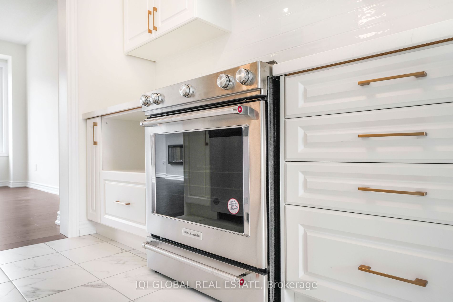 7 Douet Lane Property Photo 9