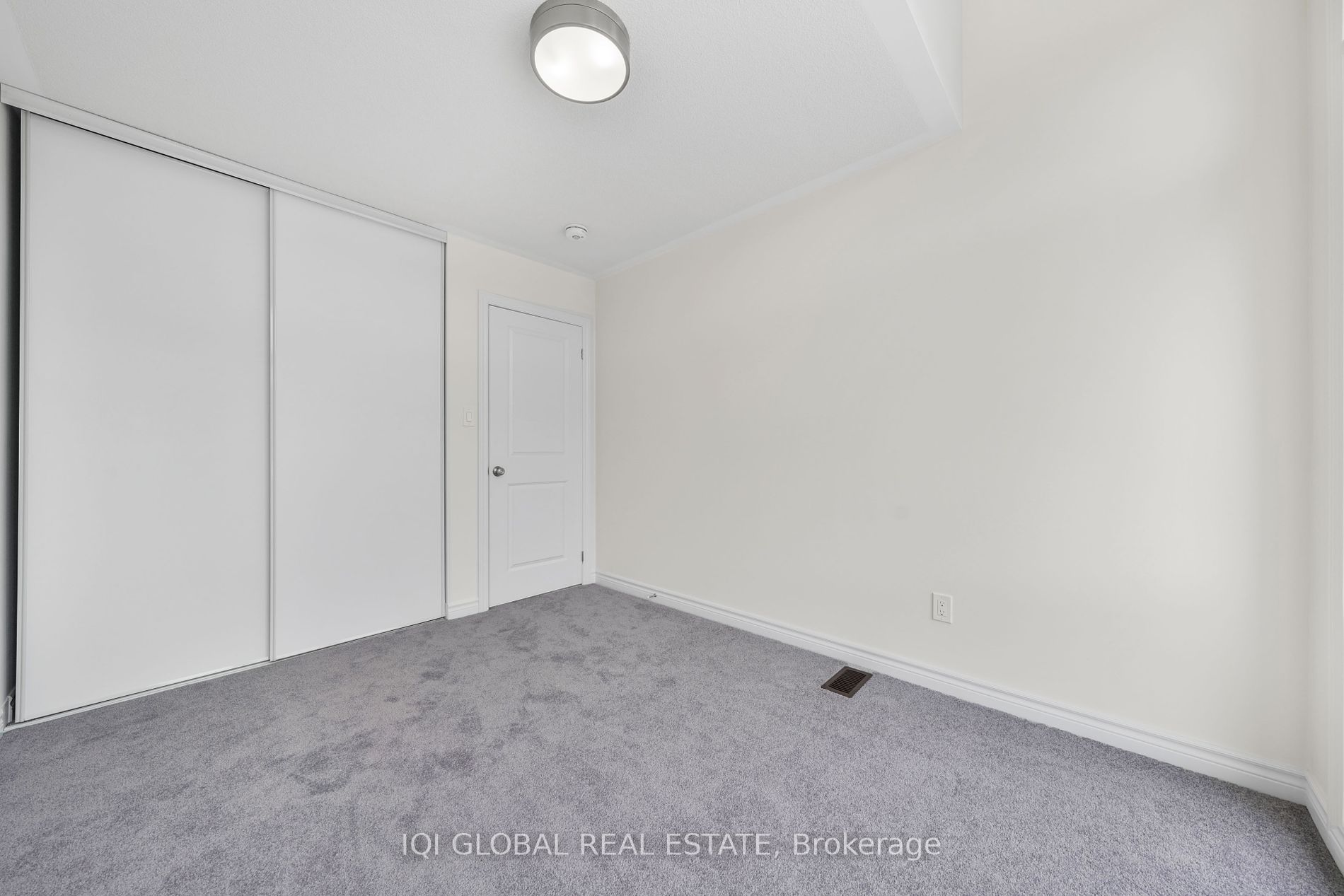7 Douet Lane Property Photo 24