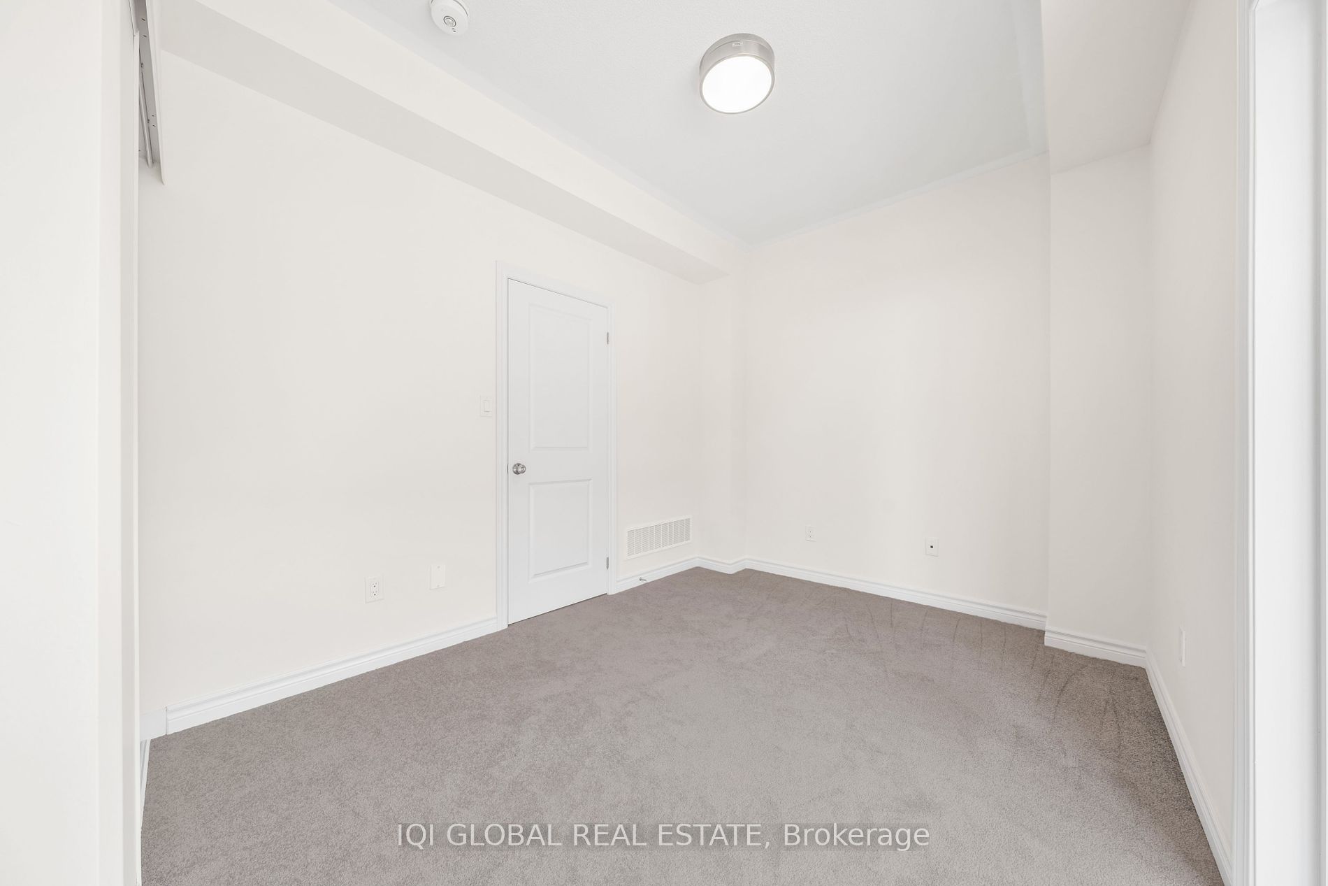 7 Douet Lane Property Photo 28