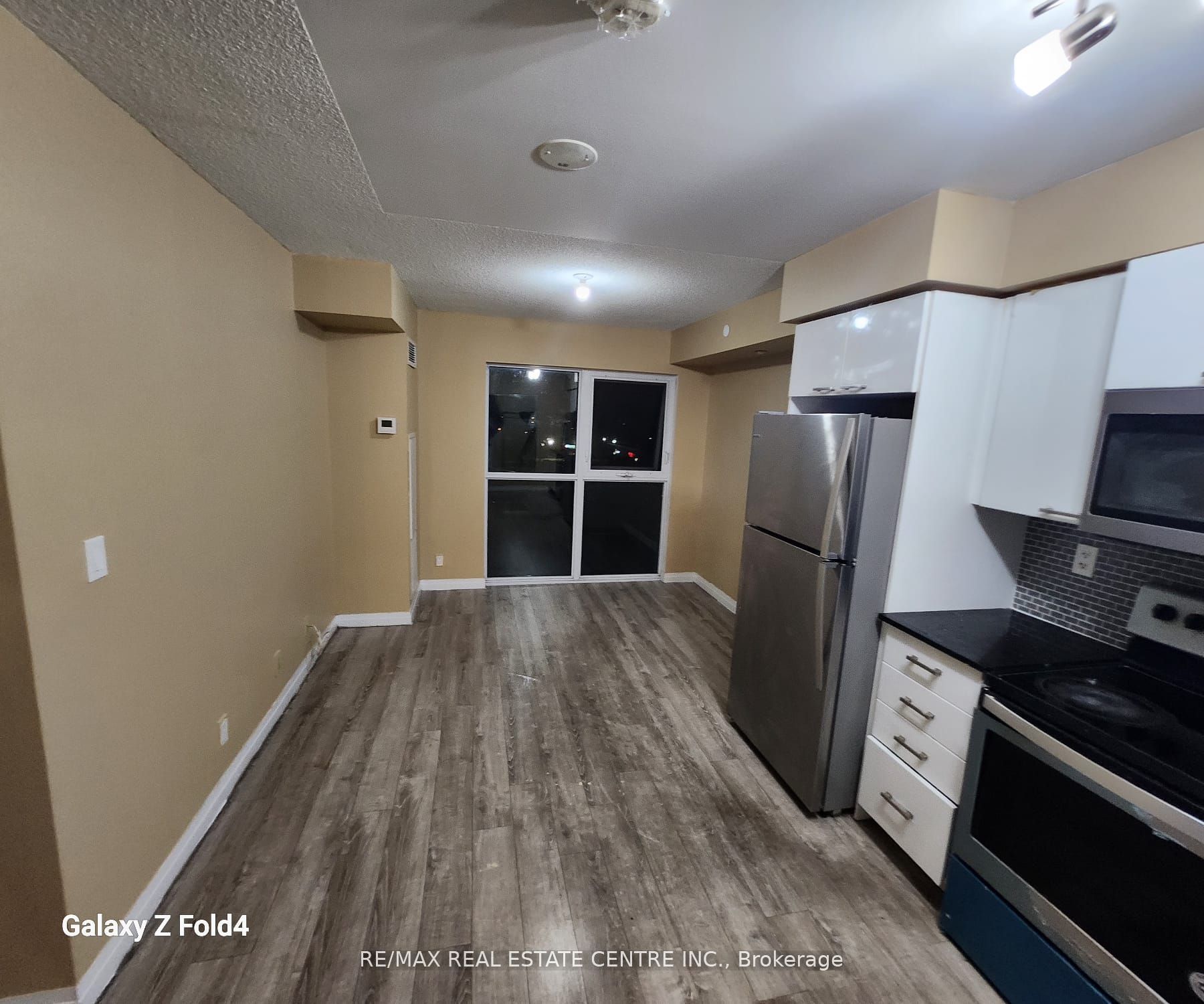 2150 Lawrence Ave E 9 Property Photo 8