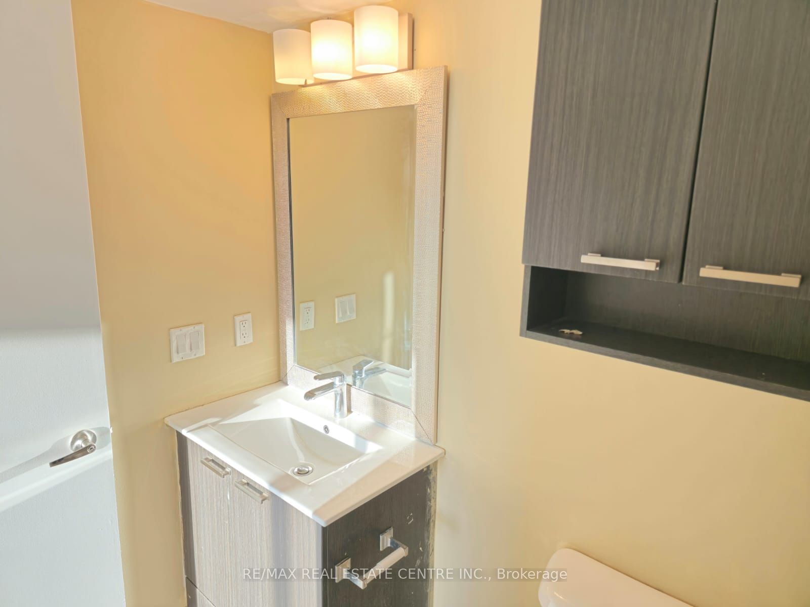 2150 Lawrence Ave E 9 Property Photo 18