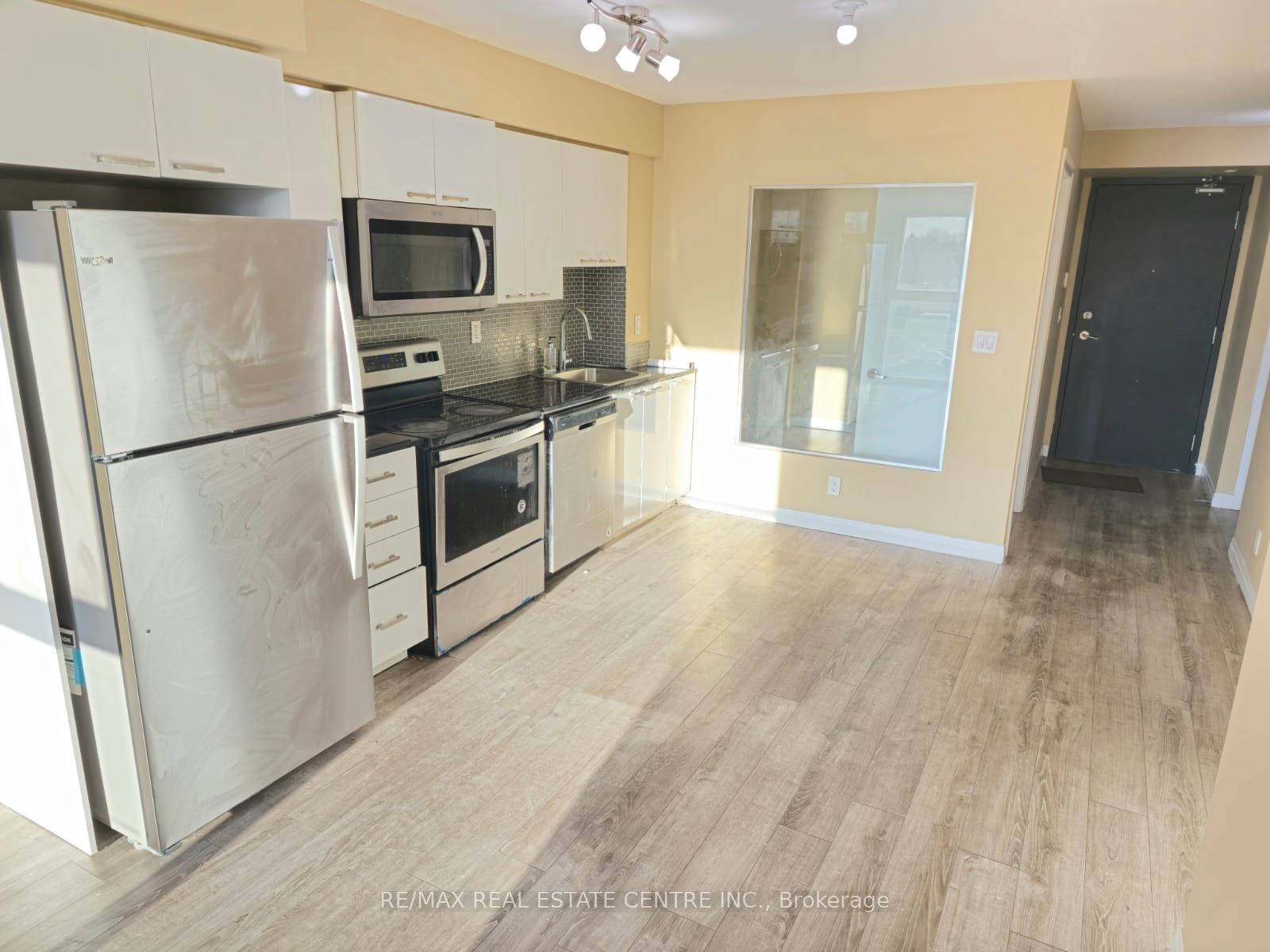 2150 Lawrence Ave E 9 Property Photo 22