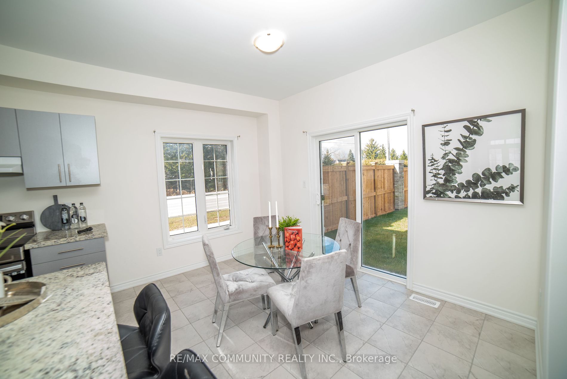 73 Richard Davies Cres Property Photo 6