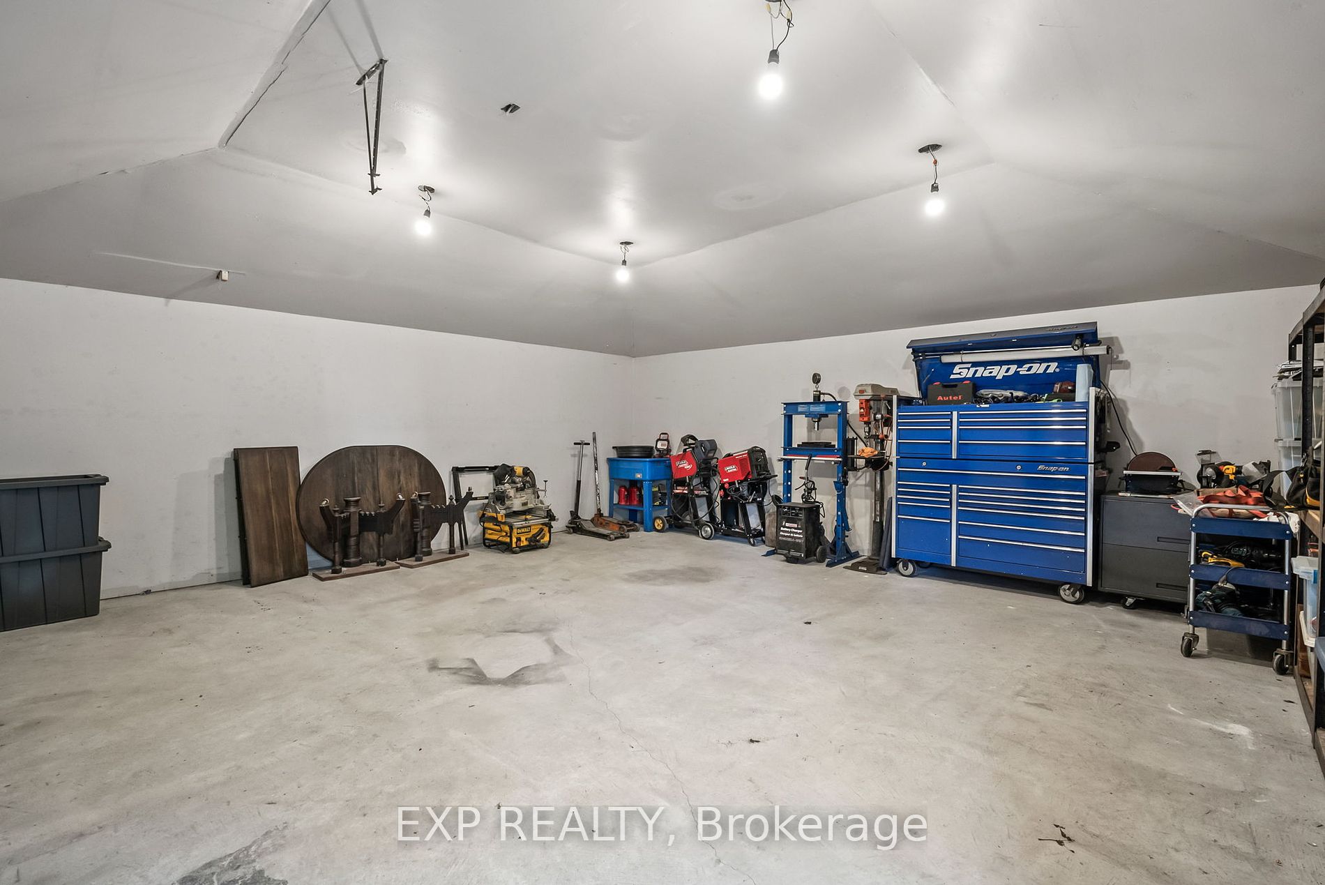 88 Davidge Dr Property Photo 23