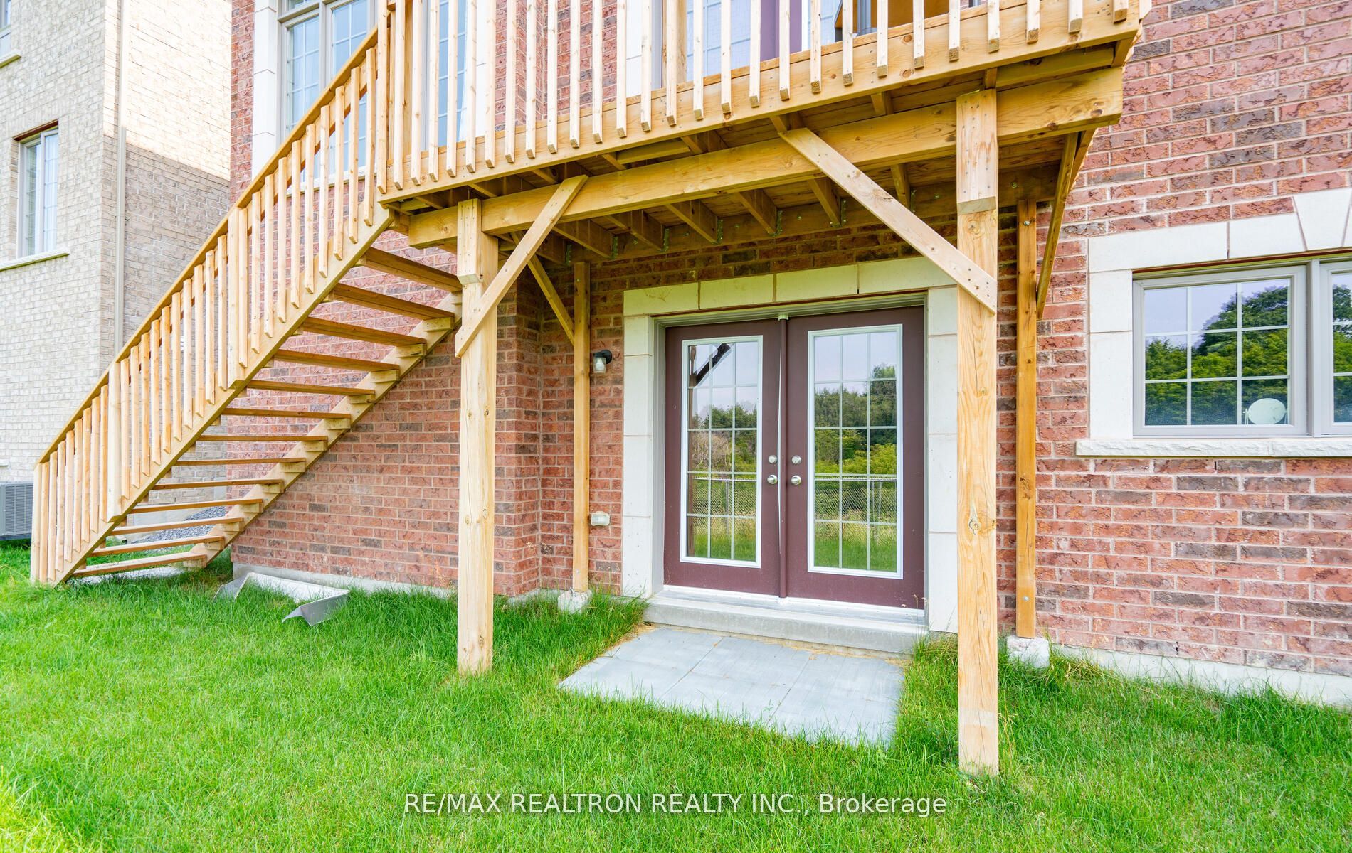 2496 Orchestrate Dr Property Photo 6