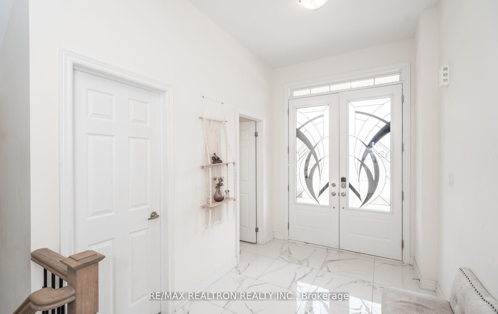 2496 Orchestrate Dr Property Photo 8