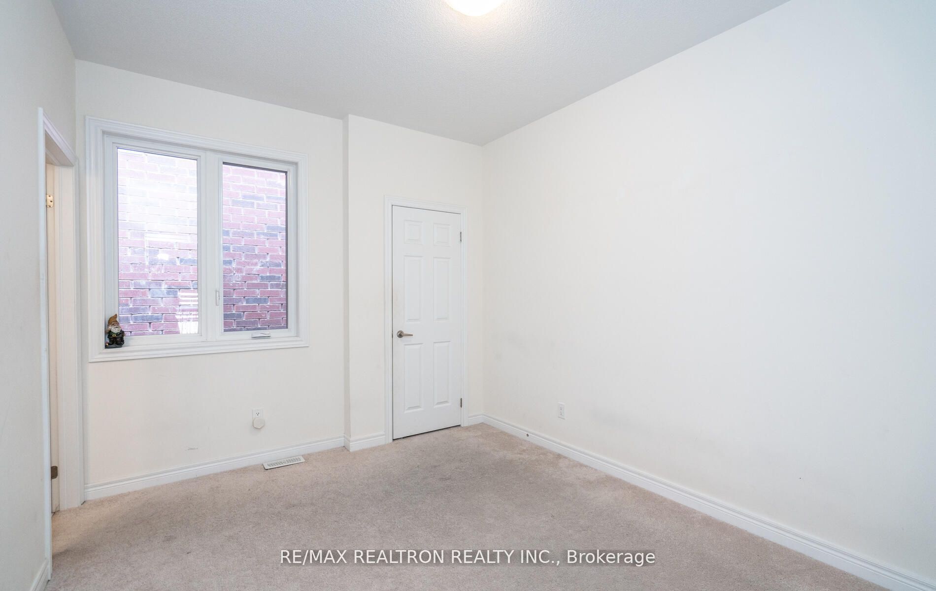 2496 Orchestrate Dr Property Photo 32