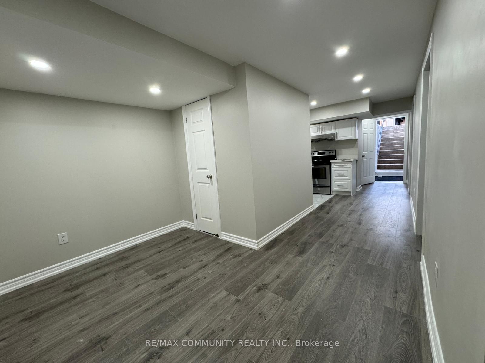 36 Foothill St Property Photo 11