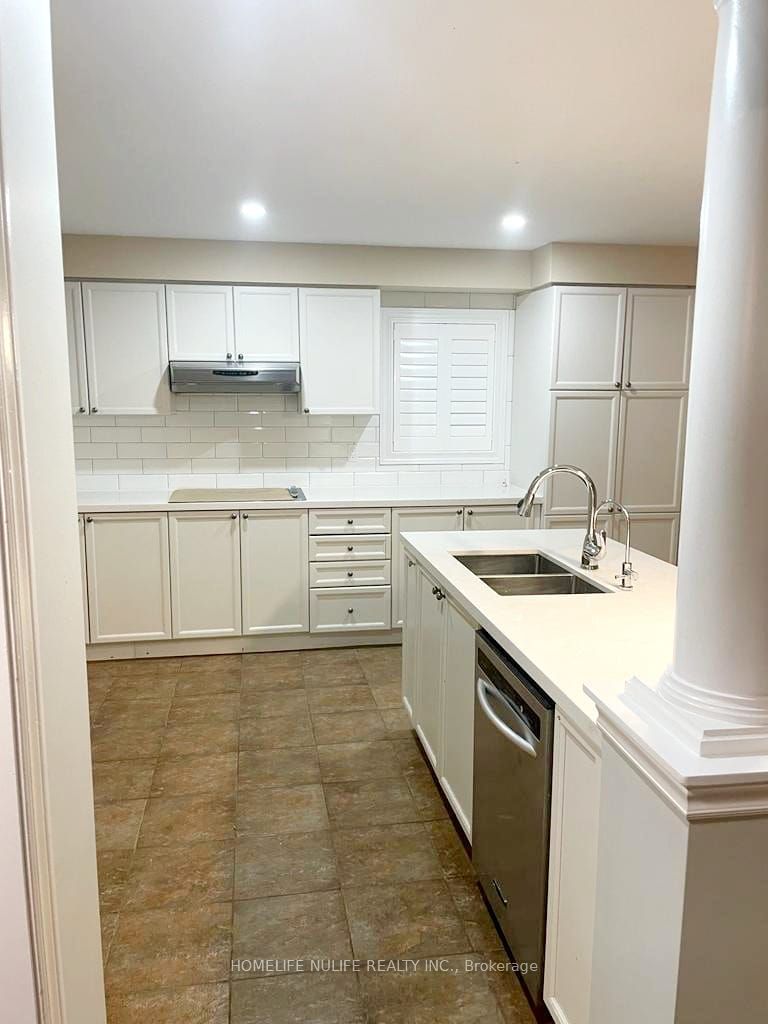 1579 Coldstream Dr Property Photo 4