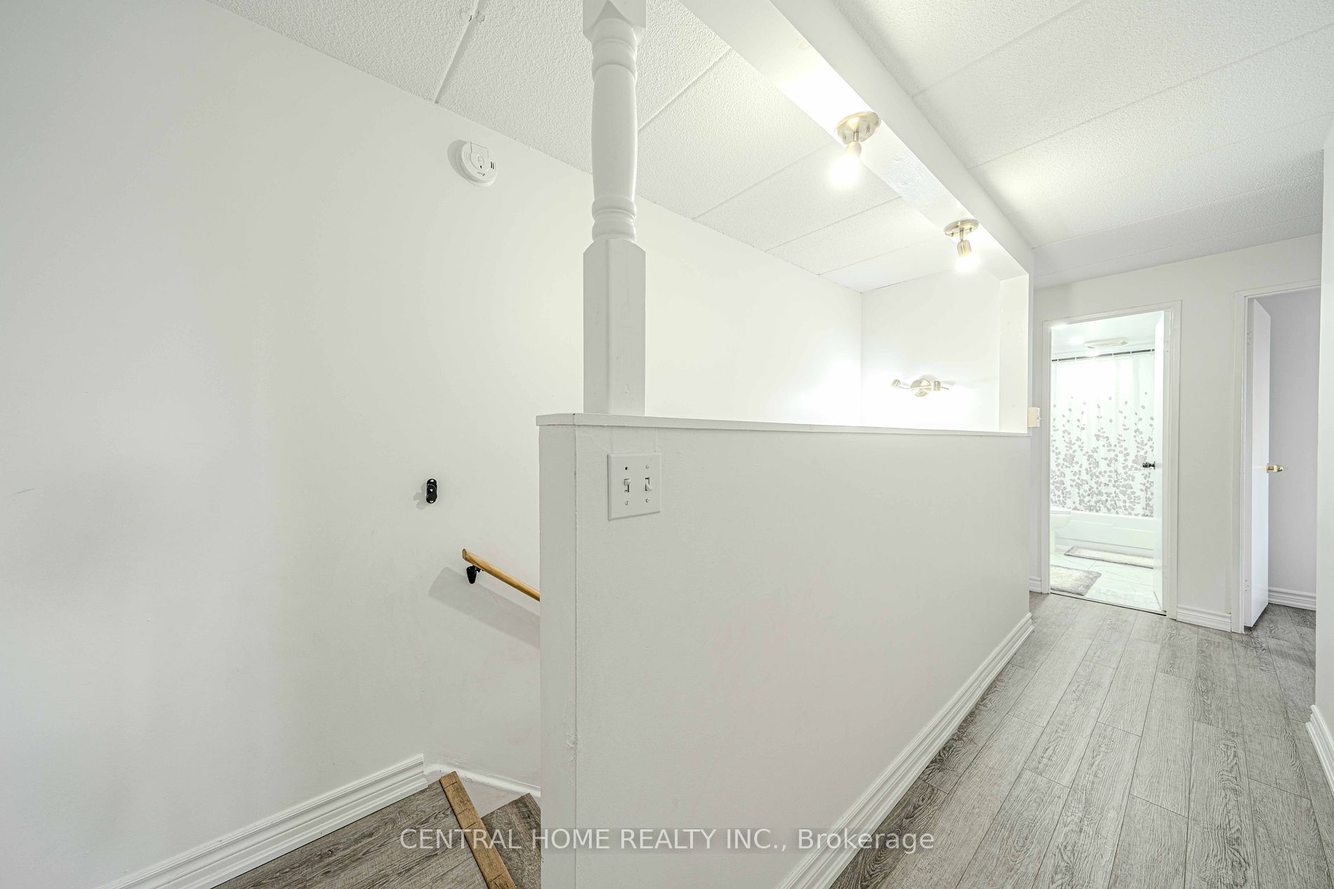 43 Taunton Rd E 36 Property Photo 19