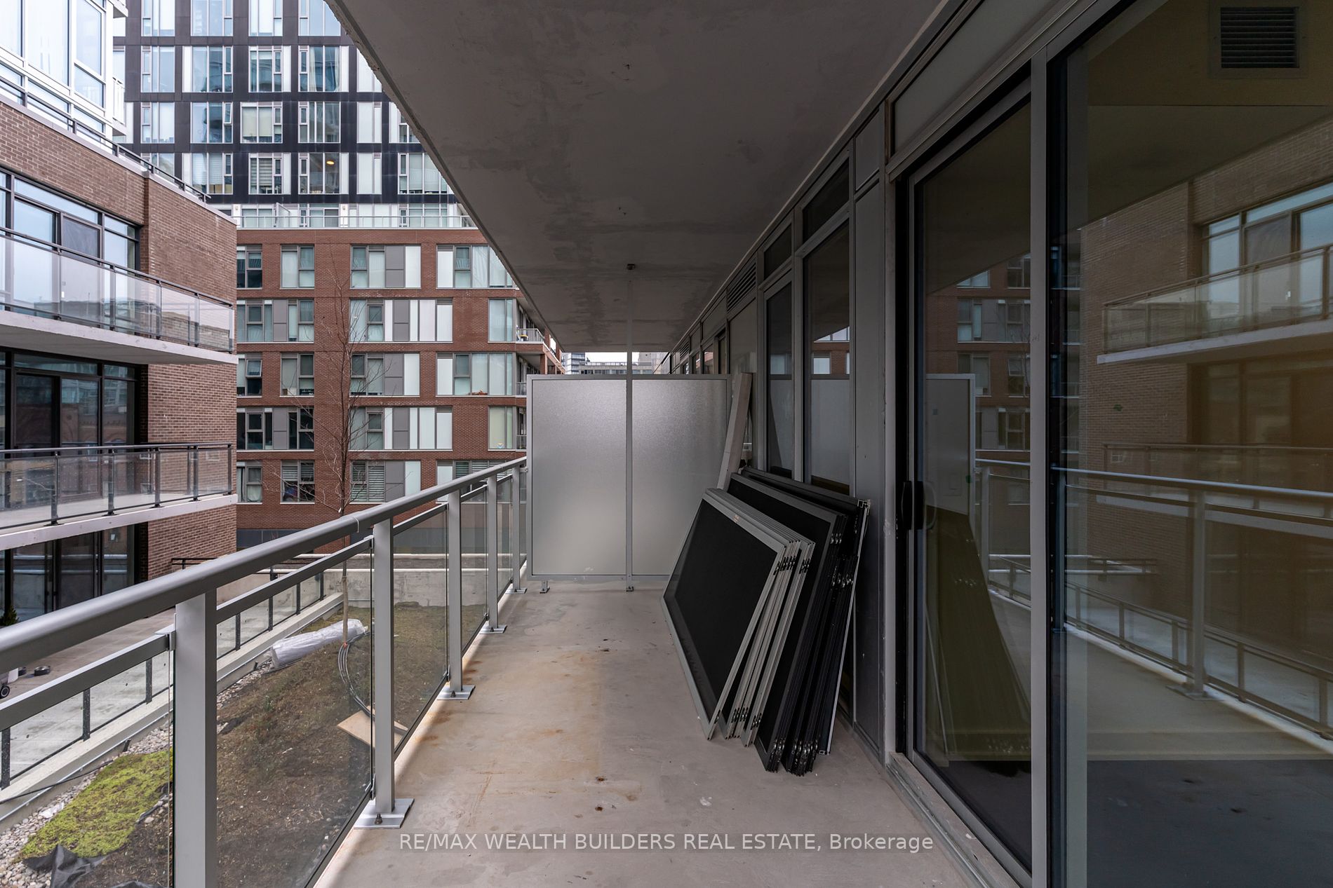665 Queen St E 14 Property Photo 13