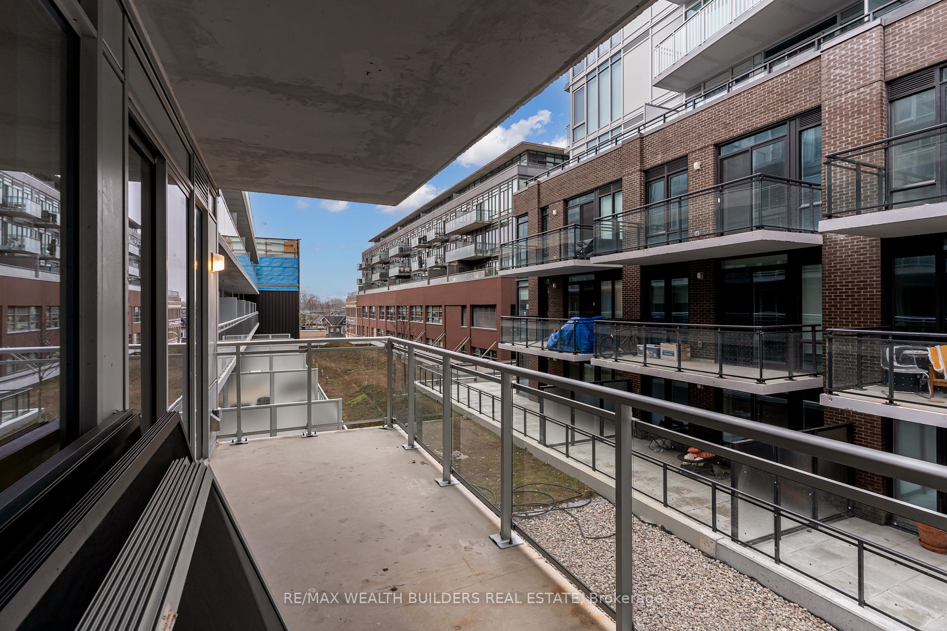 665 Queen St E 14 Property Photo 14