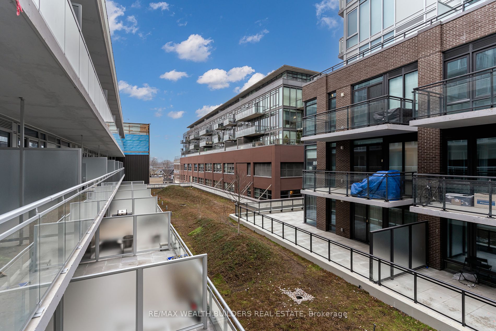 665 Queen St E 14 Property Photo 15