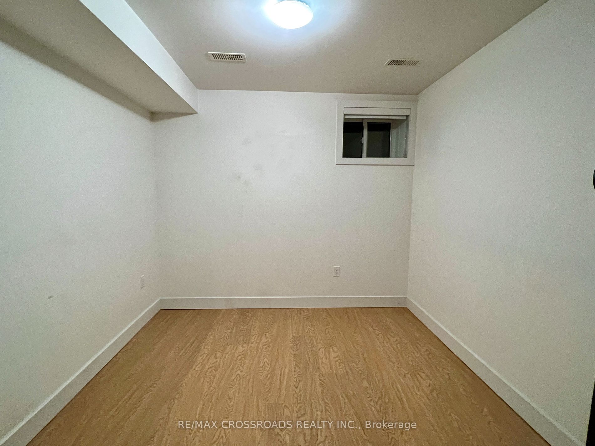 15 Milverton Blvd Property Photo 5