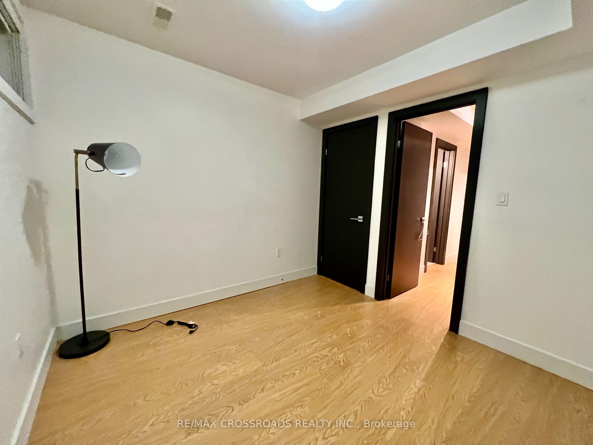15 Milverton Blvd Property Photo 6