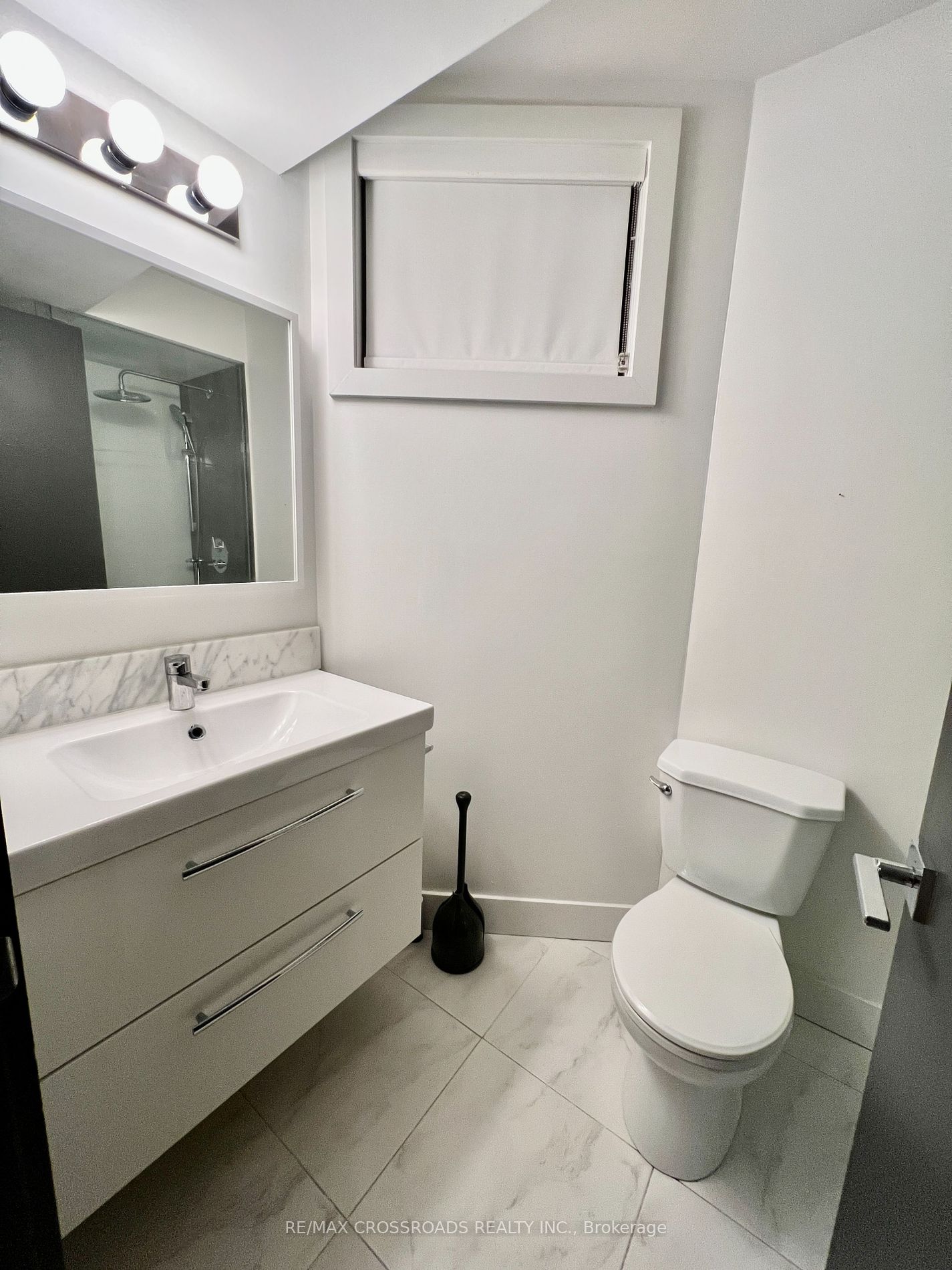 15 Milverton Blvd Property Photo 7
