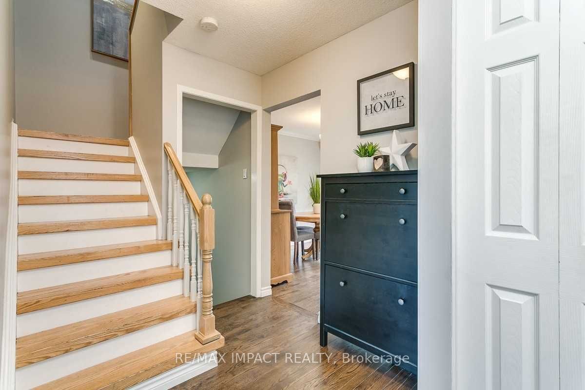 632 Galahad Dr Property Photo 3