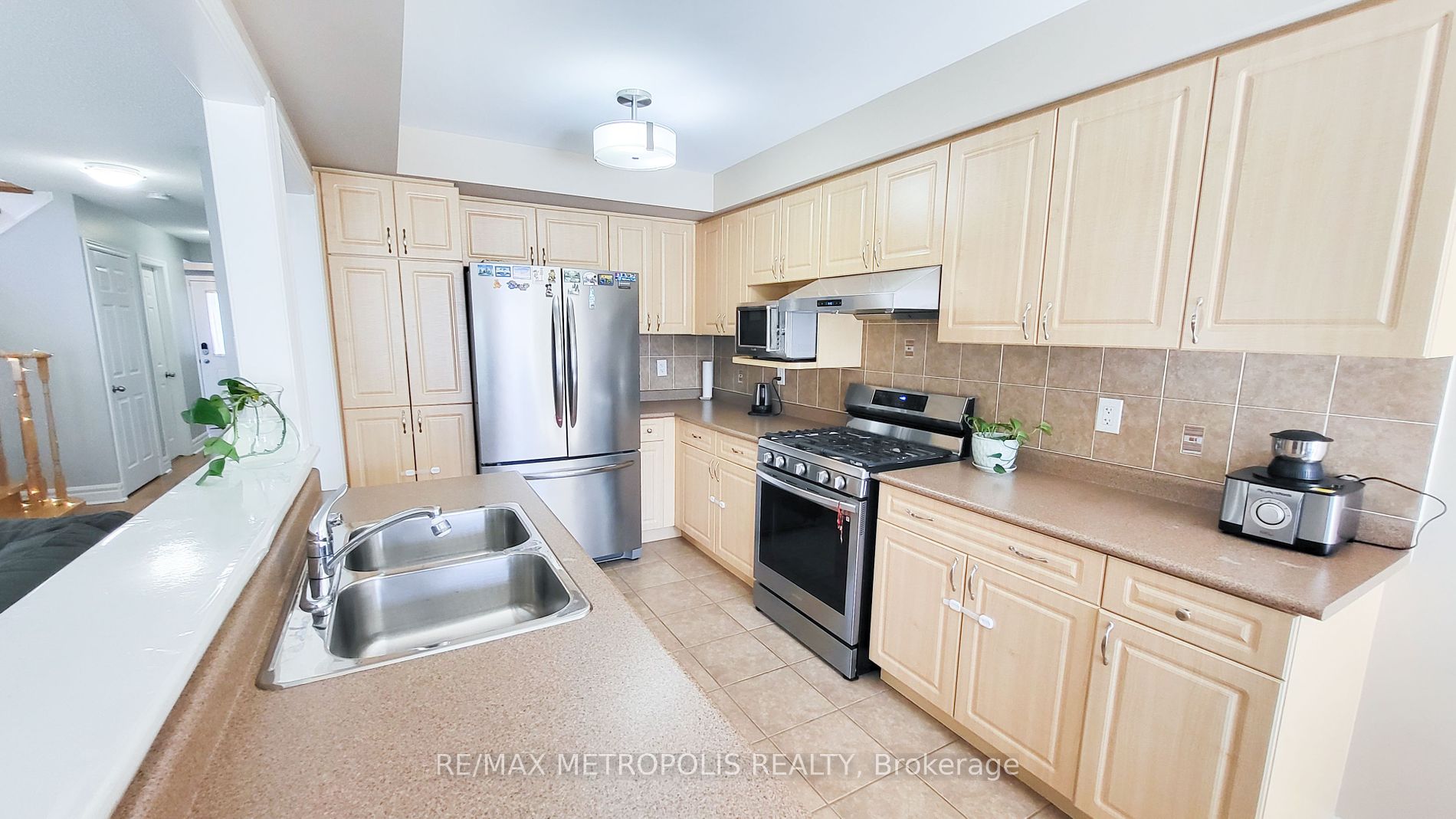 115 Atherton Ave Property Photo 3