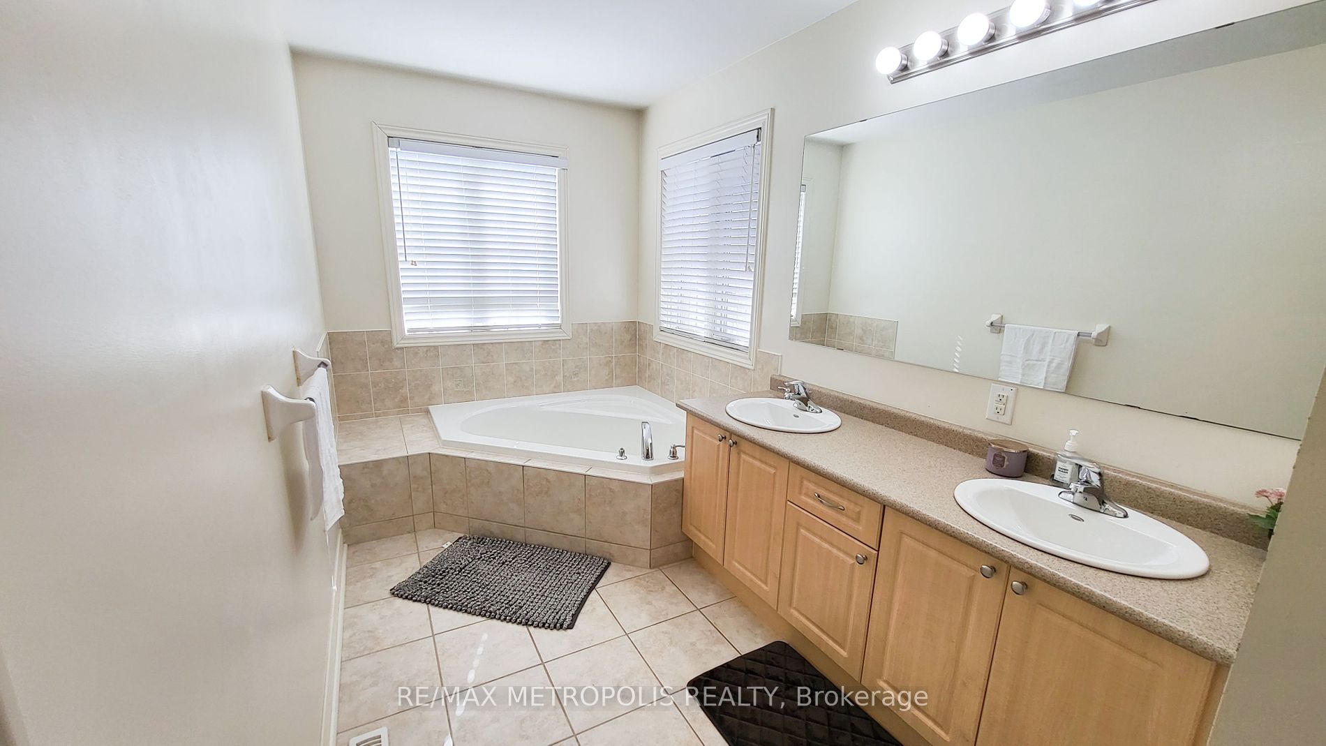 115 Atherton Ave Property Photo 15