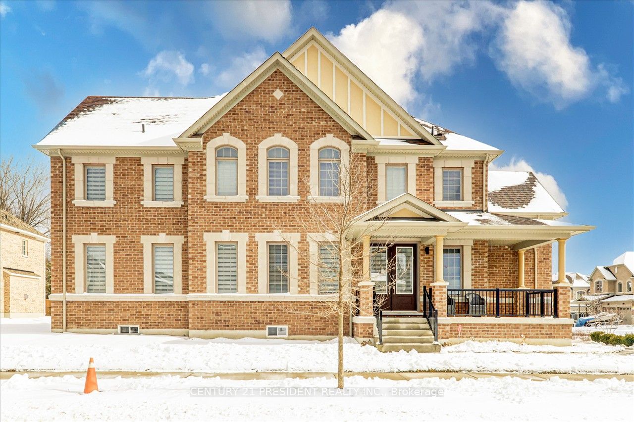 18 Blenheim Circ Property Photo 2