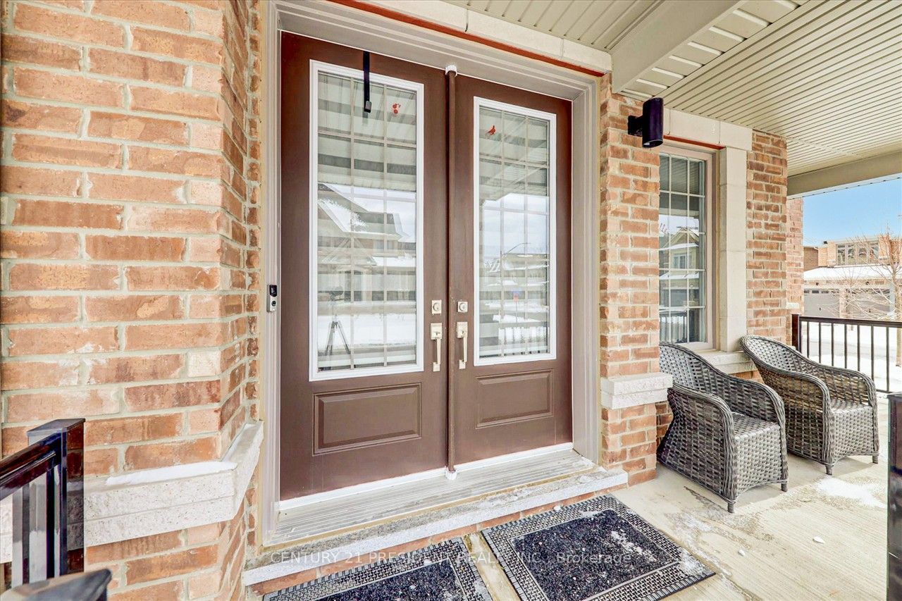 18 Blenheim Circ Property Photo 4