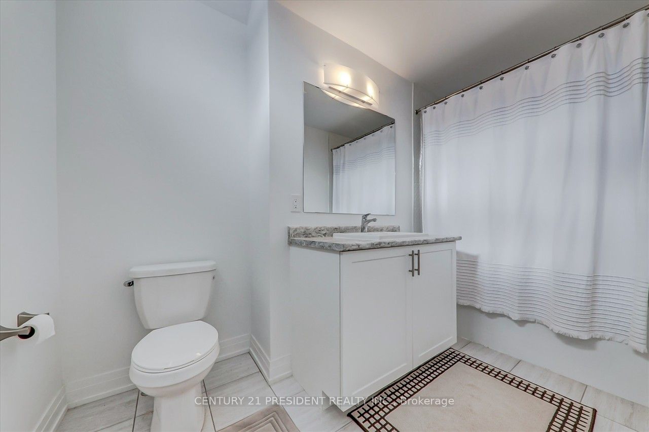 18 Blenheim Circ Property Photo 22