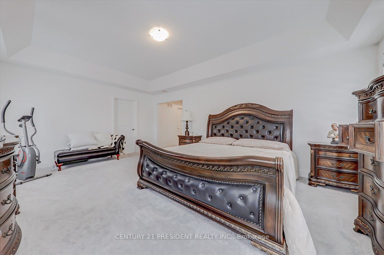 18 Blenheim Circ Property Photo 28